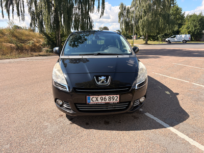 Peugeot 5008 1,6 HDi 110 Premium 7prs 5d