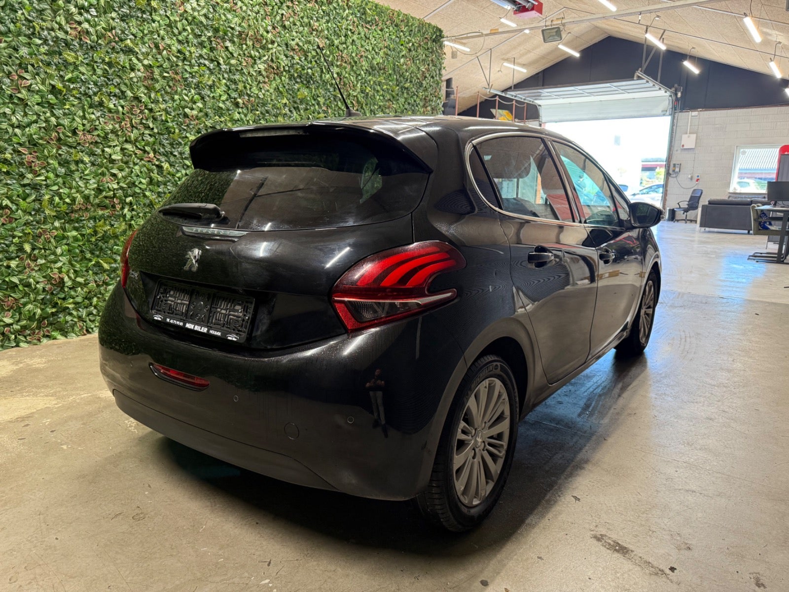 Billede af Peugeot 208 1,2 PureTech 82 Allure Sky