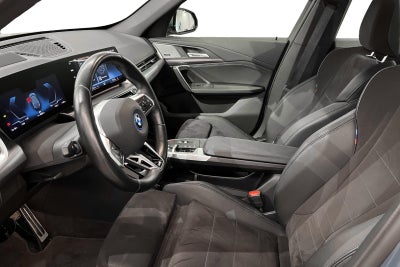 BMW iX1 xDrive30 M-Sport - 4