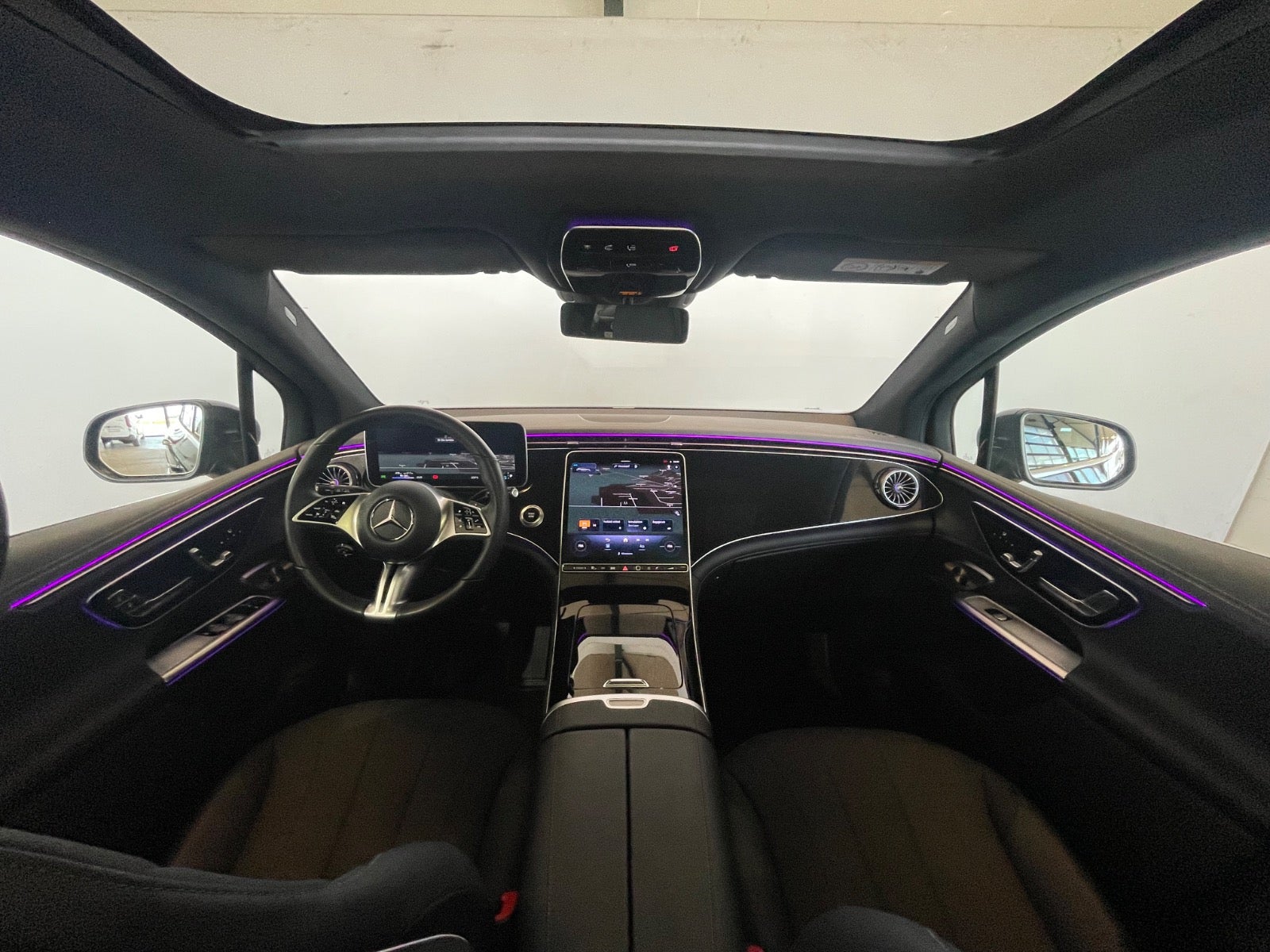 Mercedes EQE300 SUV Electric Art Van