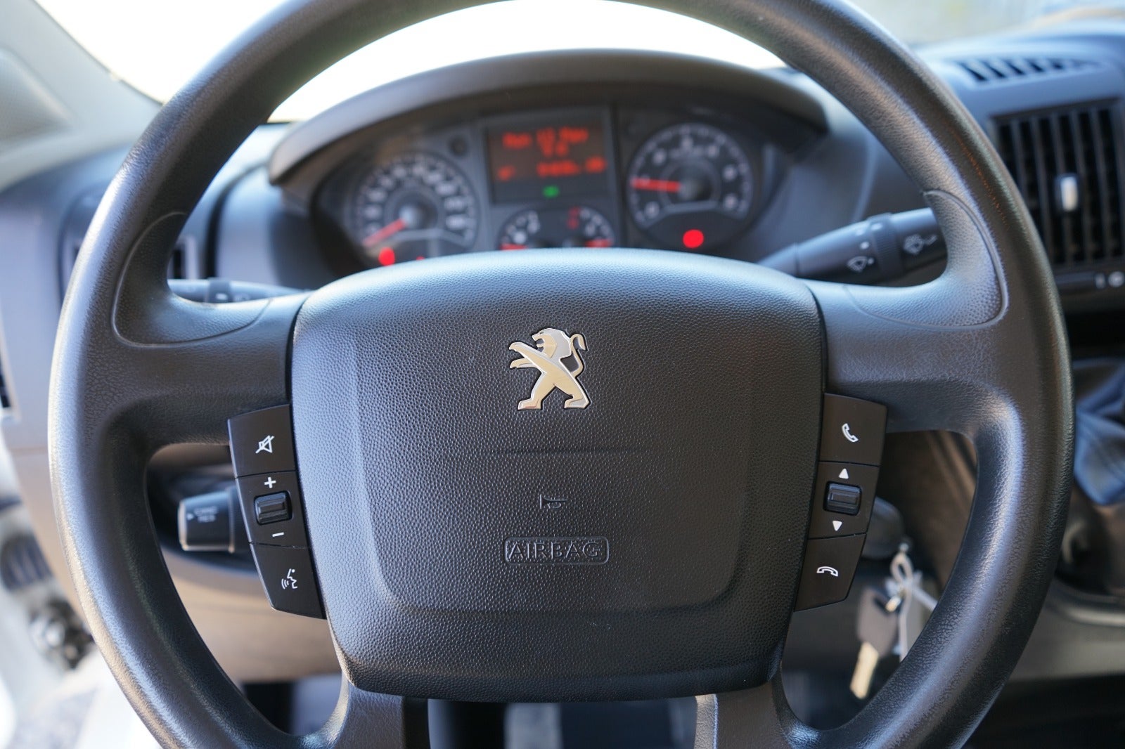 Billede af Peugeot Boxer 335 2,2 BlueHDi 165 L3 Plus