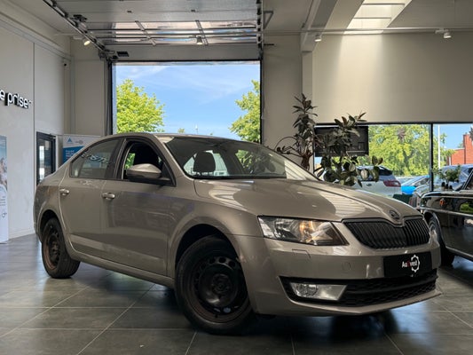 Skoda Octavia TSi 105 Elegance Combi DSG Benzin drivmiddel 350000 Km. 2014 Model