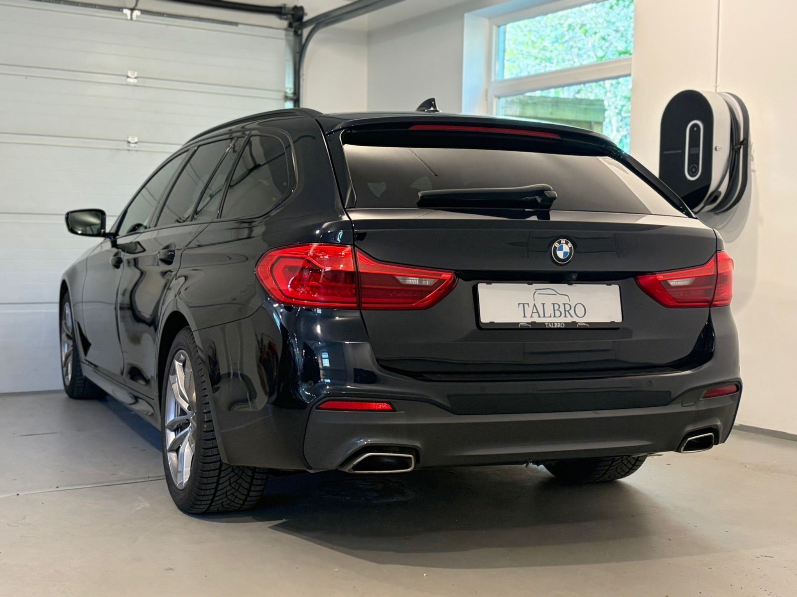 BMW – 540i