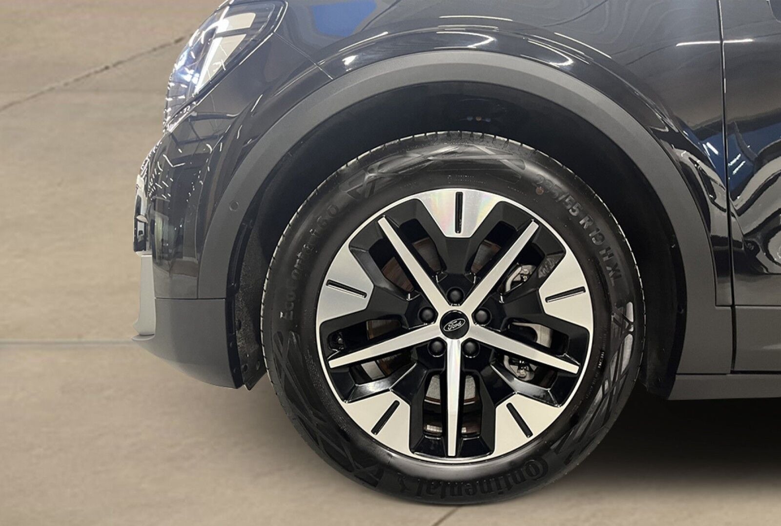 Ford Explorer Select Extended Range