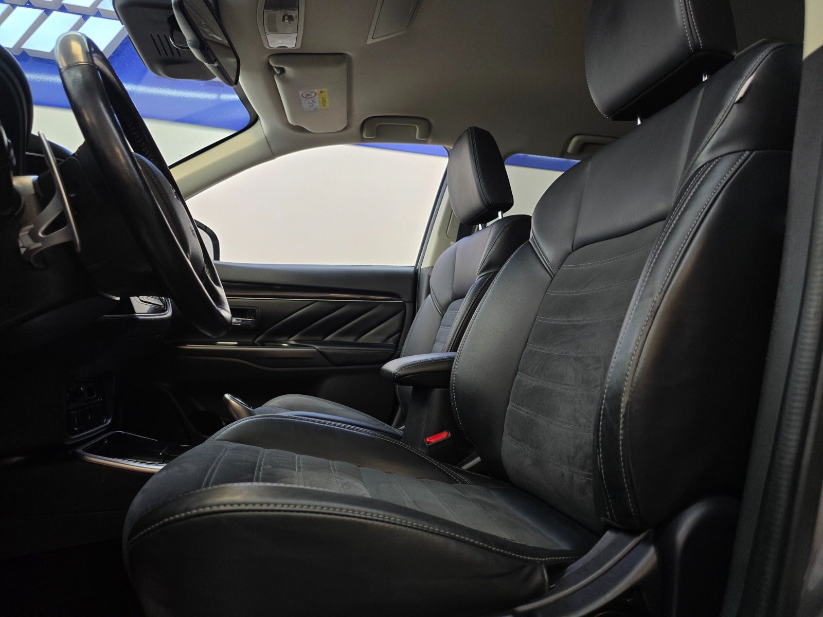 Billede af Mitsubishi Outlander 2,4 PHEV Intro Edition CVT 4WD