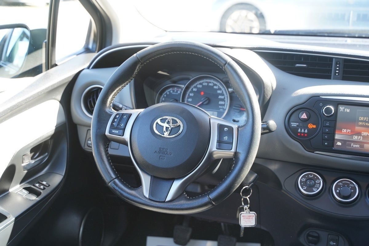 Billede af Toyota Yaris 1,3 VVT-i Skyview