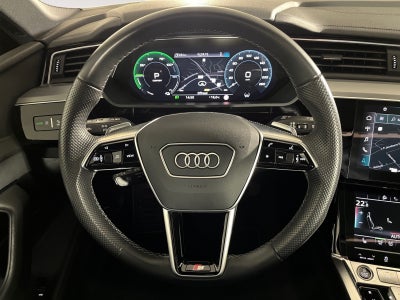 Audi e-tron S-line quattro Van