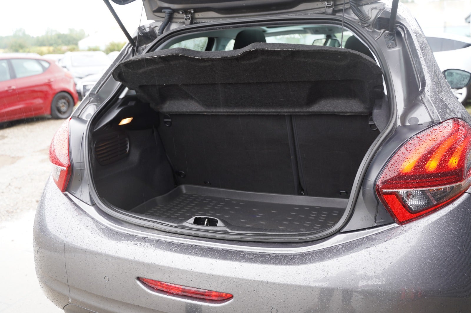 Billede af Peugeot 208 1,5 BlueHDi 100 Allure Sky