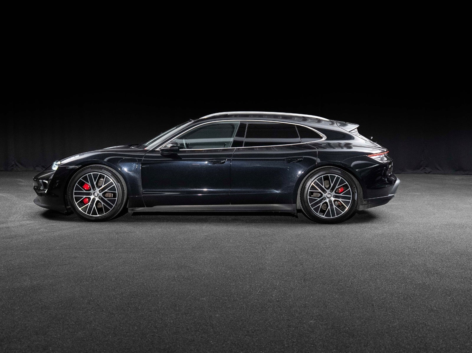 Gallery image 3 of 17