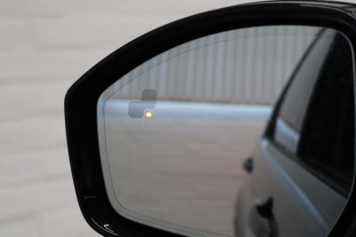 Land Rover Discovery Sport P300e R-Dynamic SE aut.