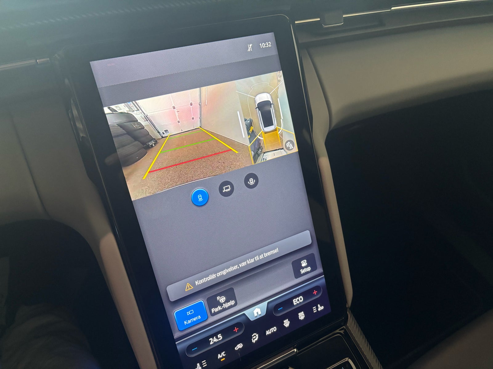 Ford Explorer Premium Extended Range