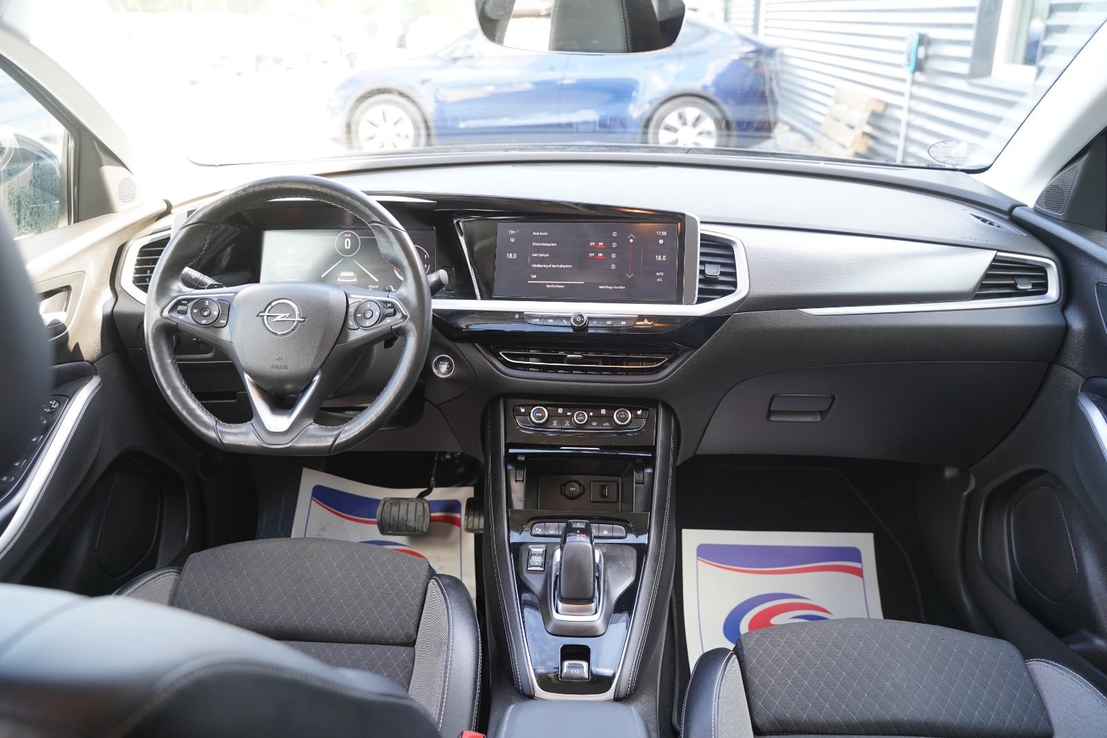 Billede af Opel Grandland 1,6 Hybrid Ultimate aut.