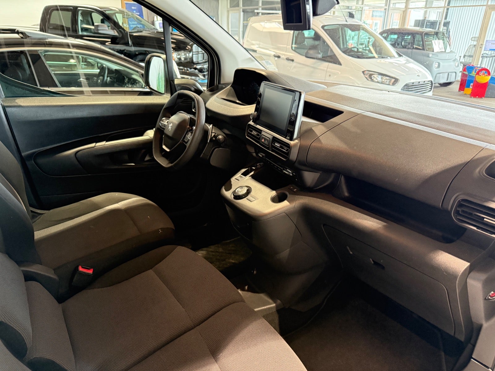 Billede af Peugeot Partner 1,5 BlueHDi 130 L1V1 Plus EAT8 Van