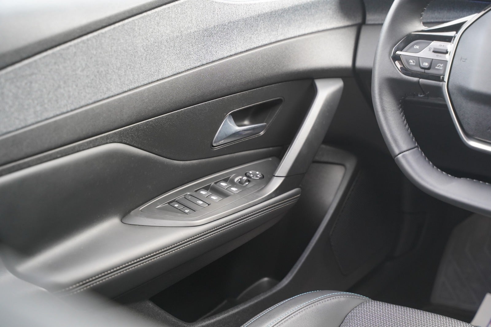 Billede af Peugeot 308 1,6 Hybrid First Selection+ SW EAT8