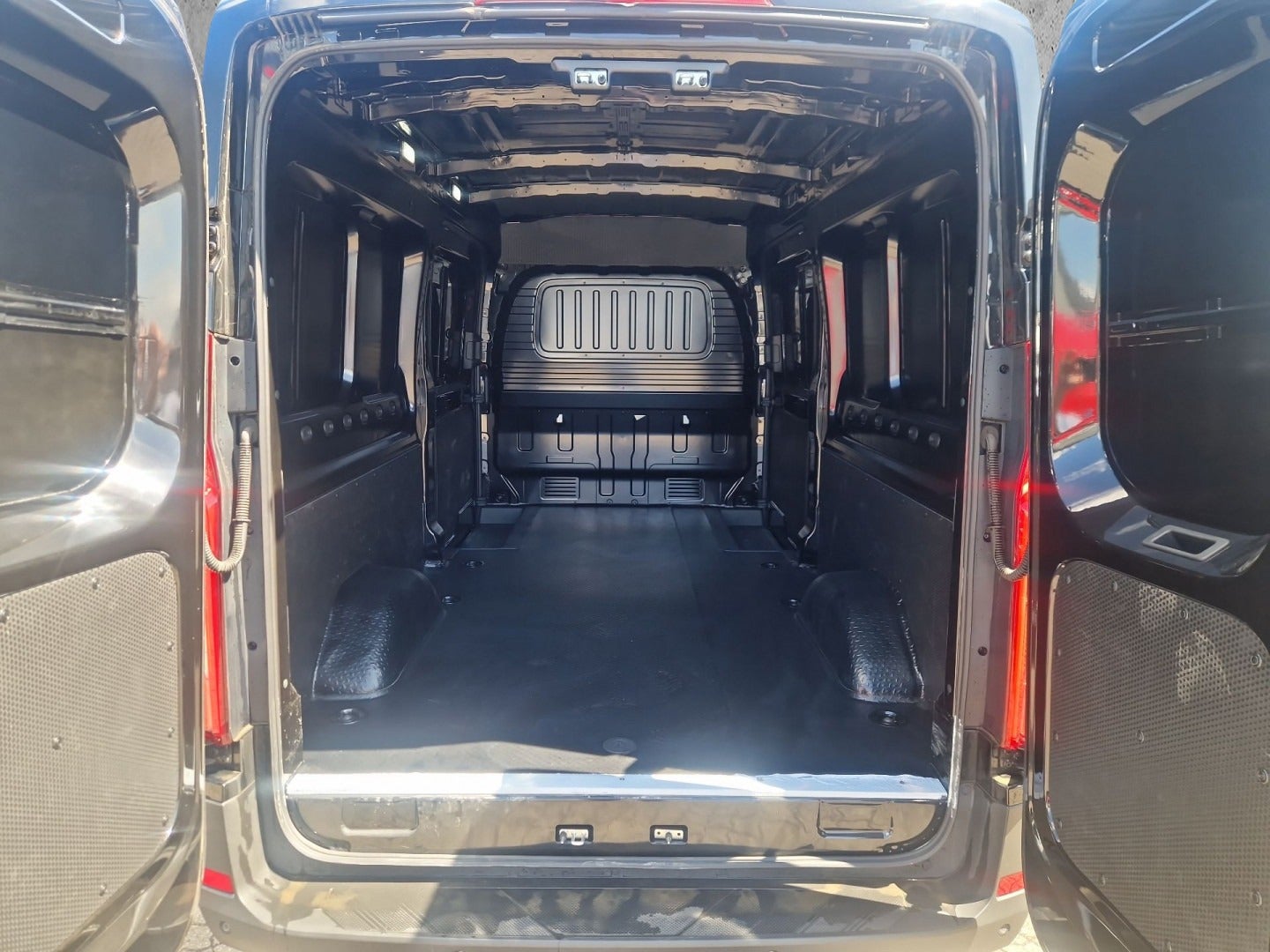 Billede af Maxus e-Deliver 9 72 L3H2 Kassevogn