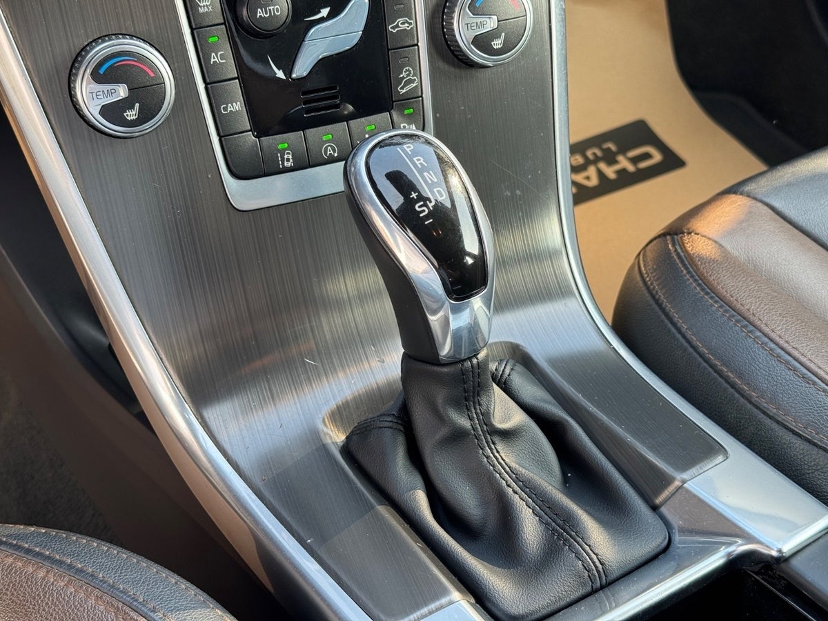 Billede af Volvo XC60 2,4 D5 215 Momentum aut. AWD Van