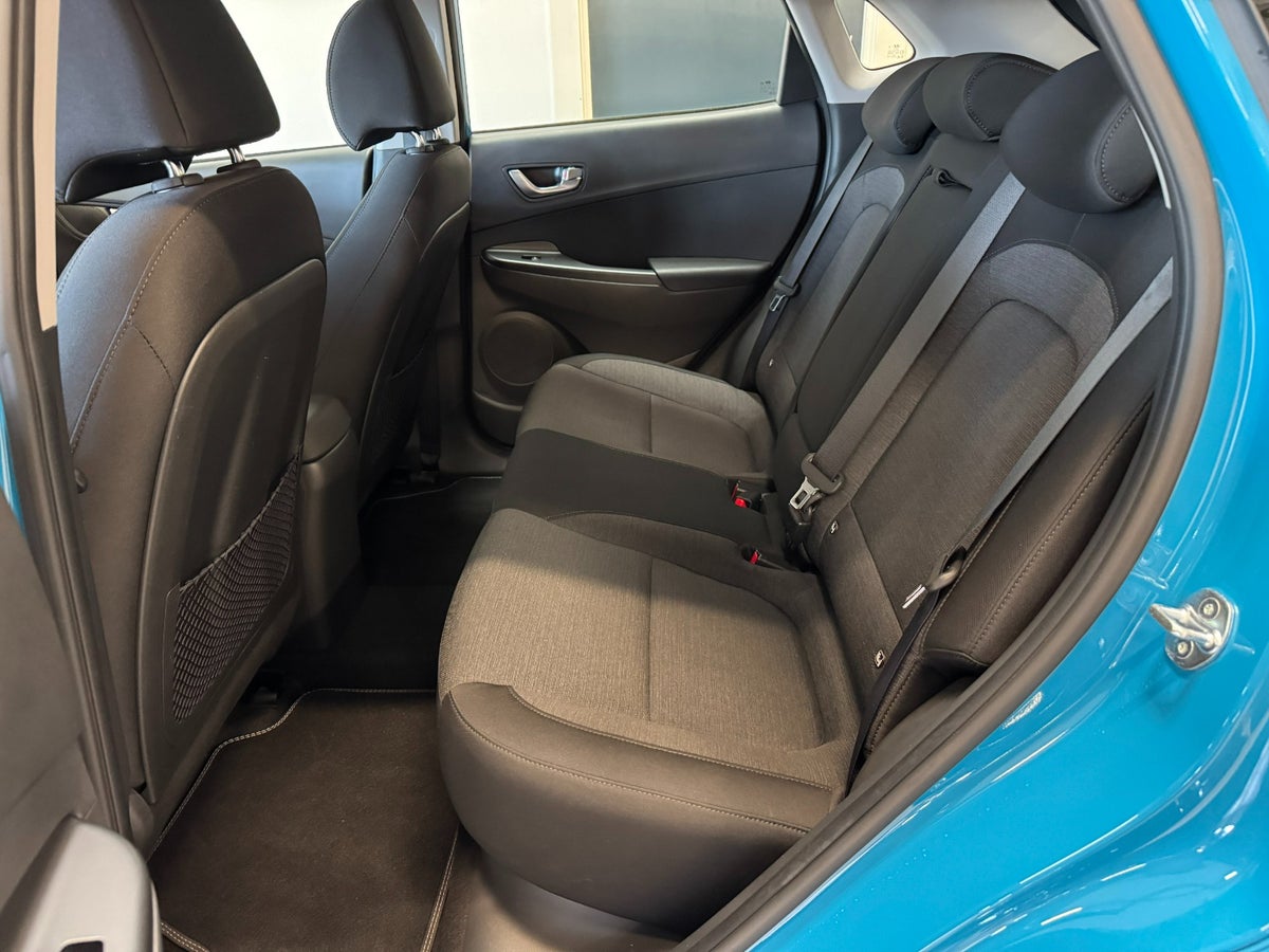 Hyundai Kona EV Select