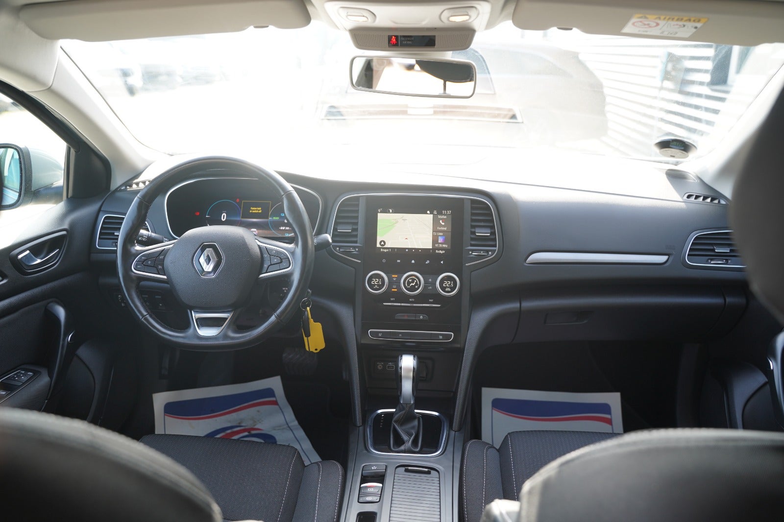 Billede af Renault Megane IV 1,6 E-Tech Zen Sport Tourer