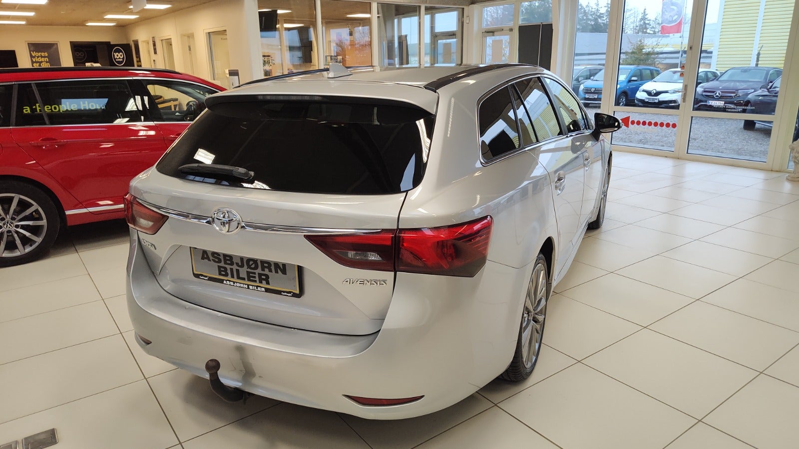 Toyota Avensis 2015