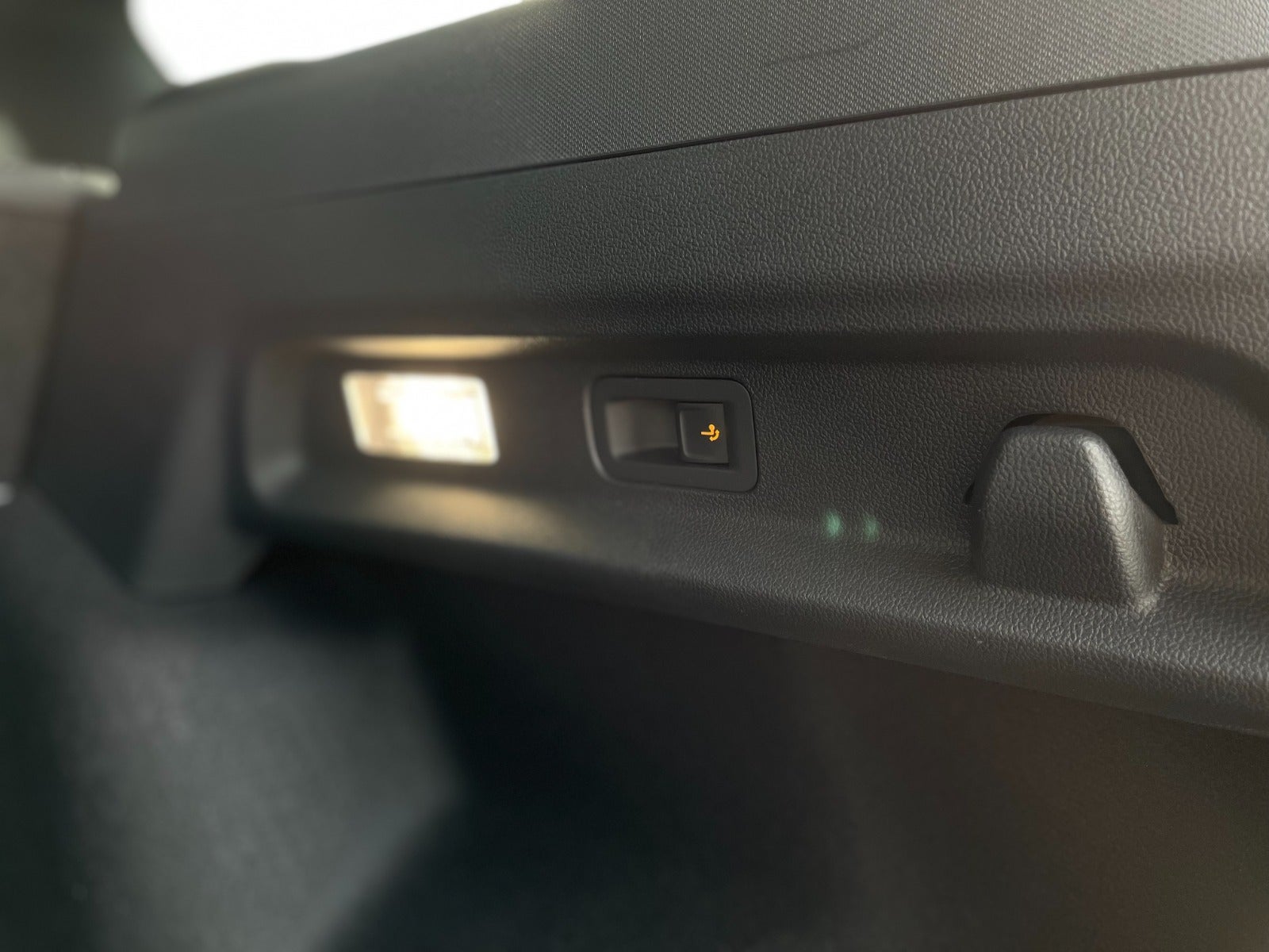 Ford Explorer Premium Extended Range AWD