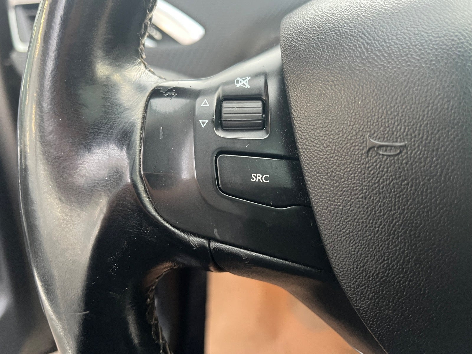 Billede af Peugeot 2008 1,2 e-THP 110 Allure Sky EAT6