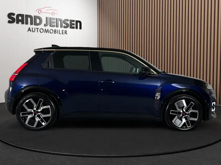 Renault 5 E-Tech Iconic