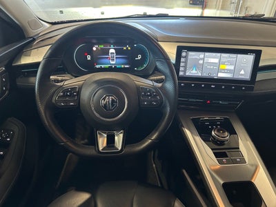 MG MG5 Luxury