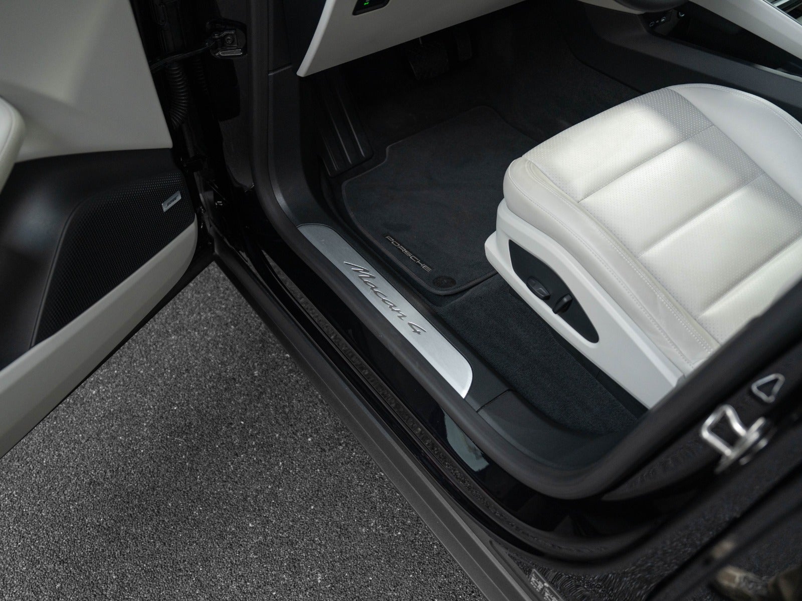 Gallery image 8 of 18