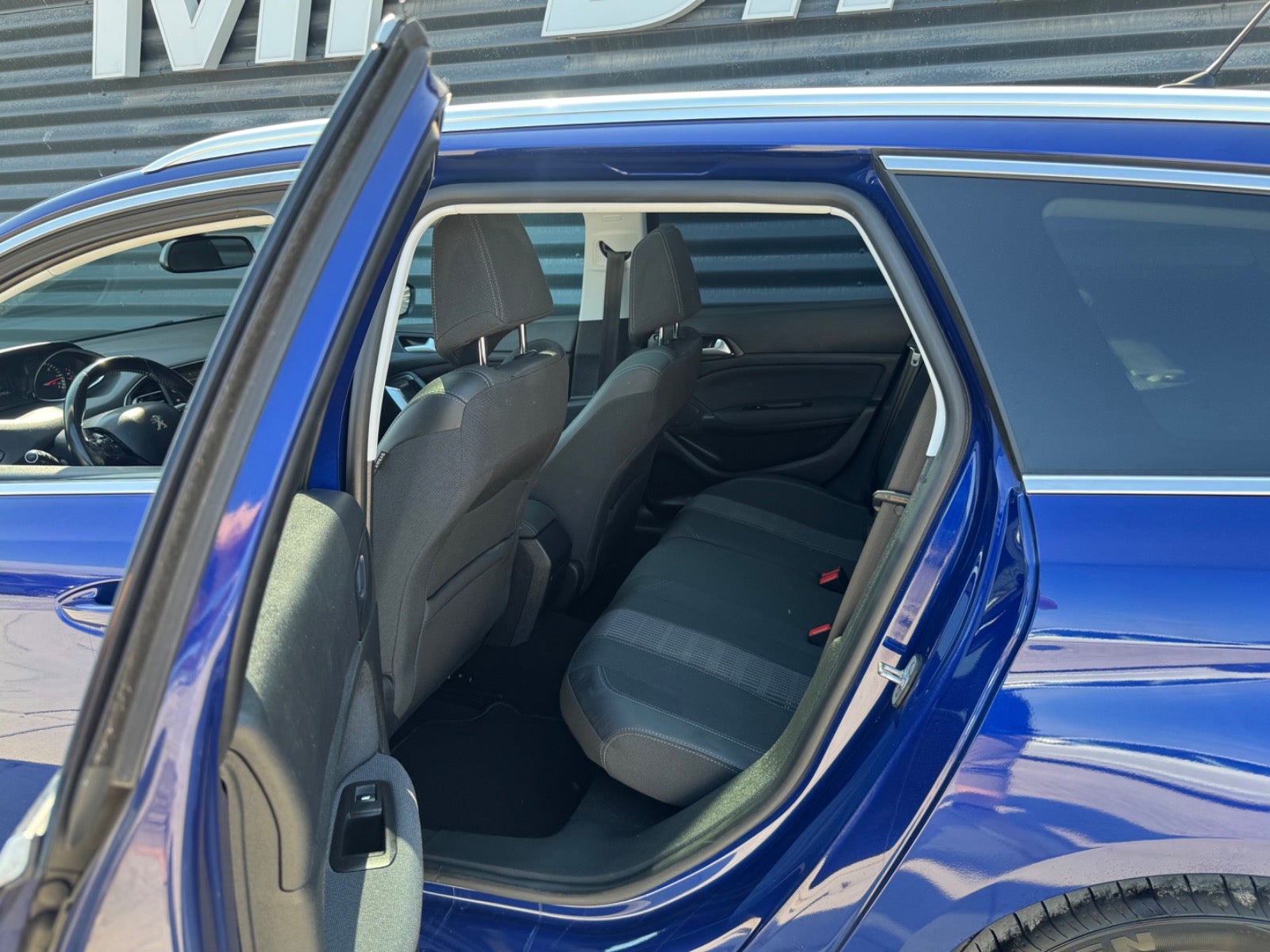 Billede af Peugeot 308 1,5 BlueHDi 130 Allure Sky SW