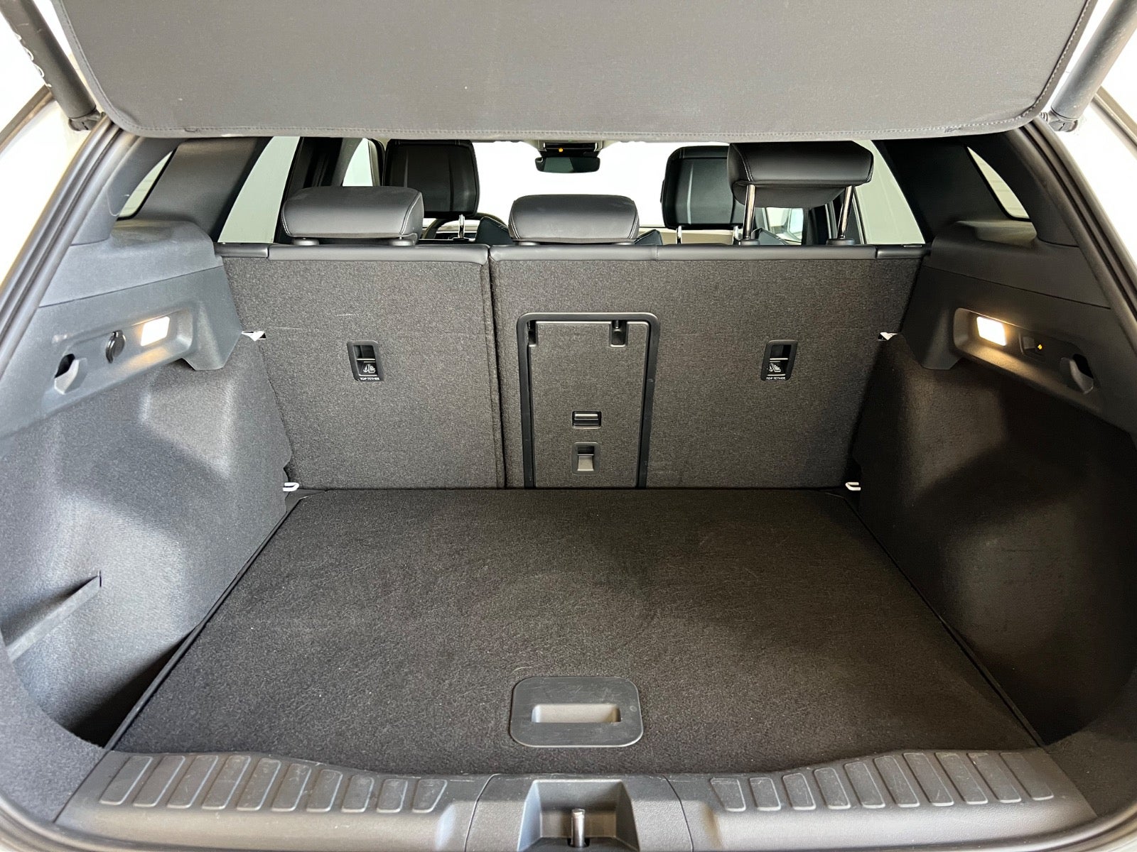 Ford Explorer Premium Extended Range AWD