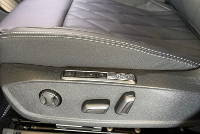 Ford Explorer Premium Extended Range