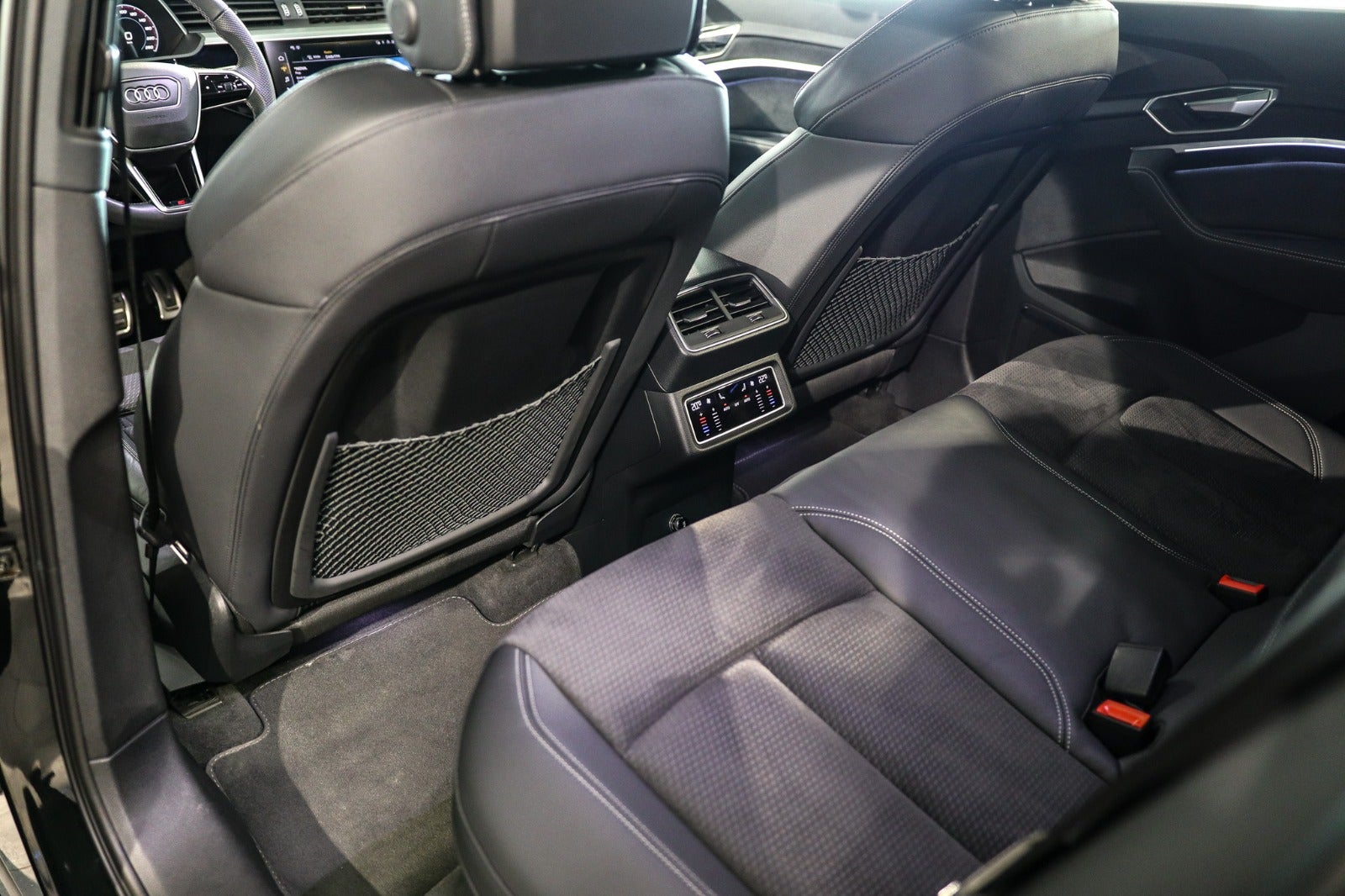 Billede af Audi Q8 e-tron 55 S-line Black Edition quattro