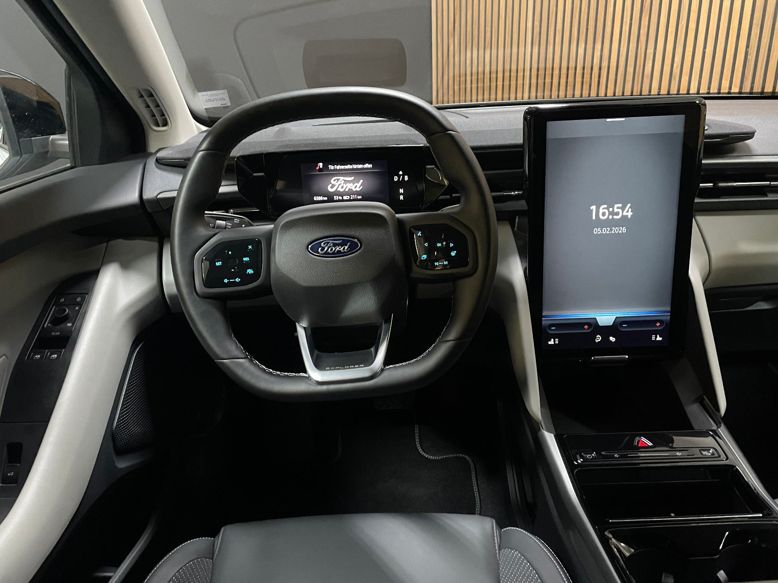 Billede af Ford Explorer 79 Select Extended Range