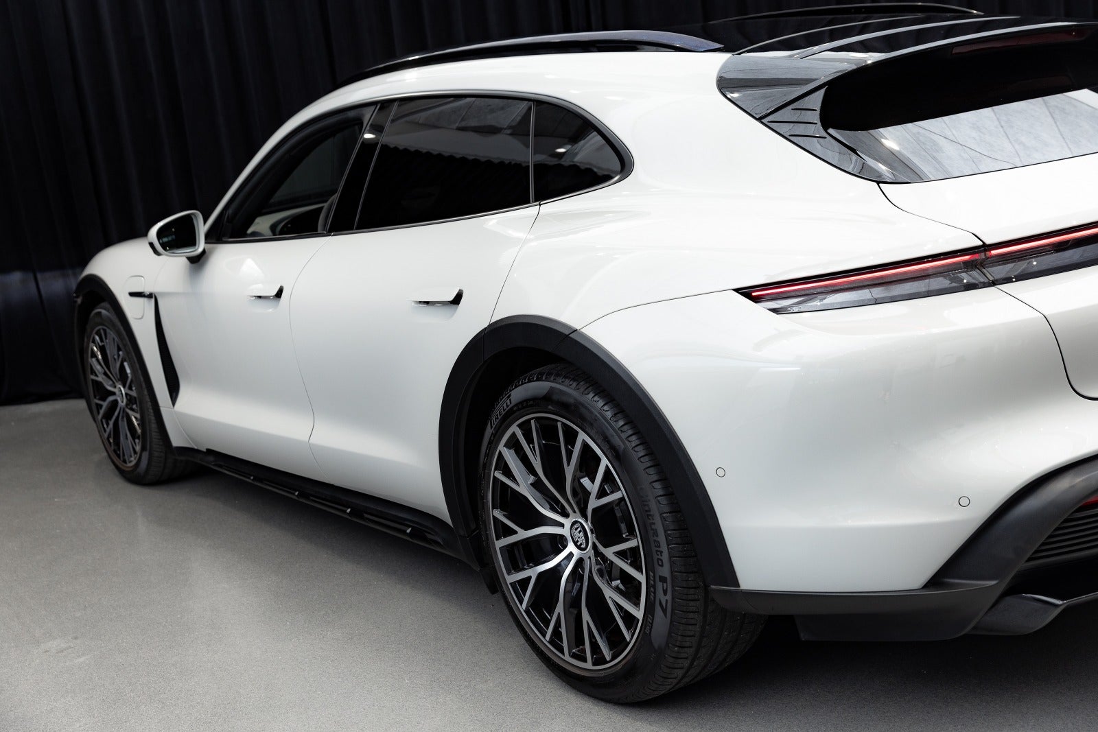 Gallery image 16 of 24