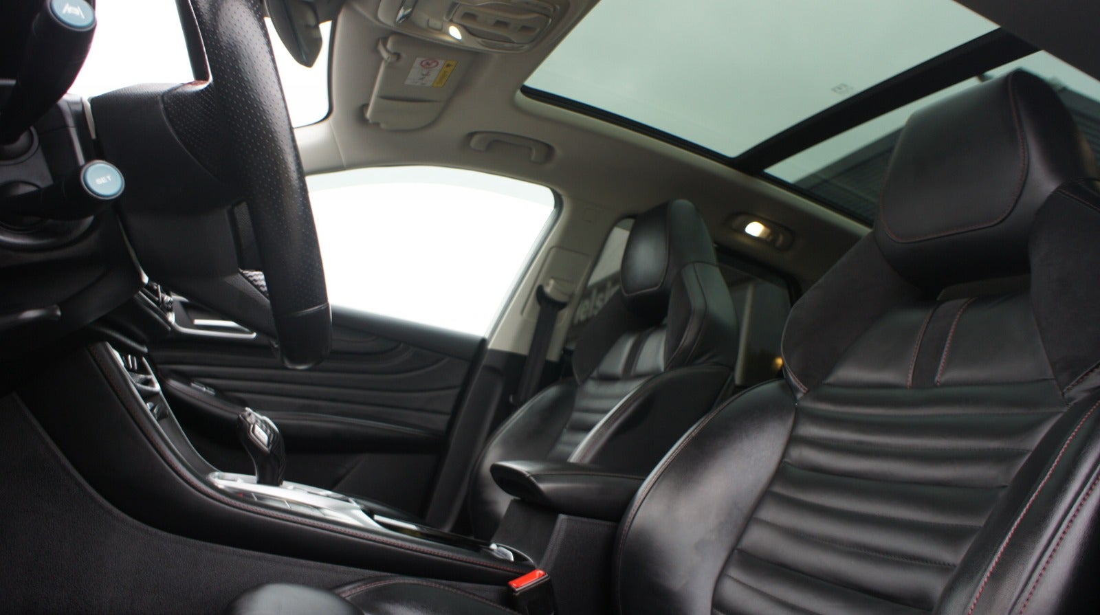 MG EHS PHEV Luxury