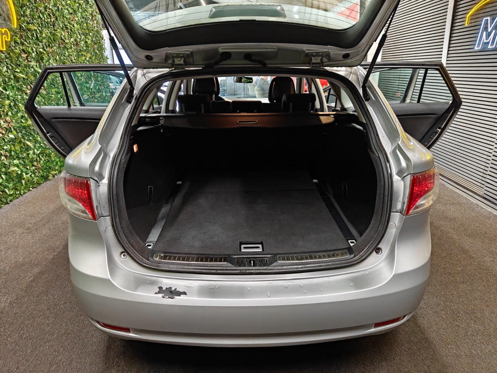 Billede af Toyota Avensis 1,6 VVT-i T1 stc.
