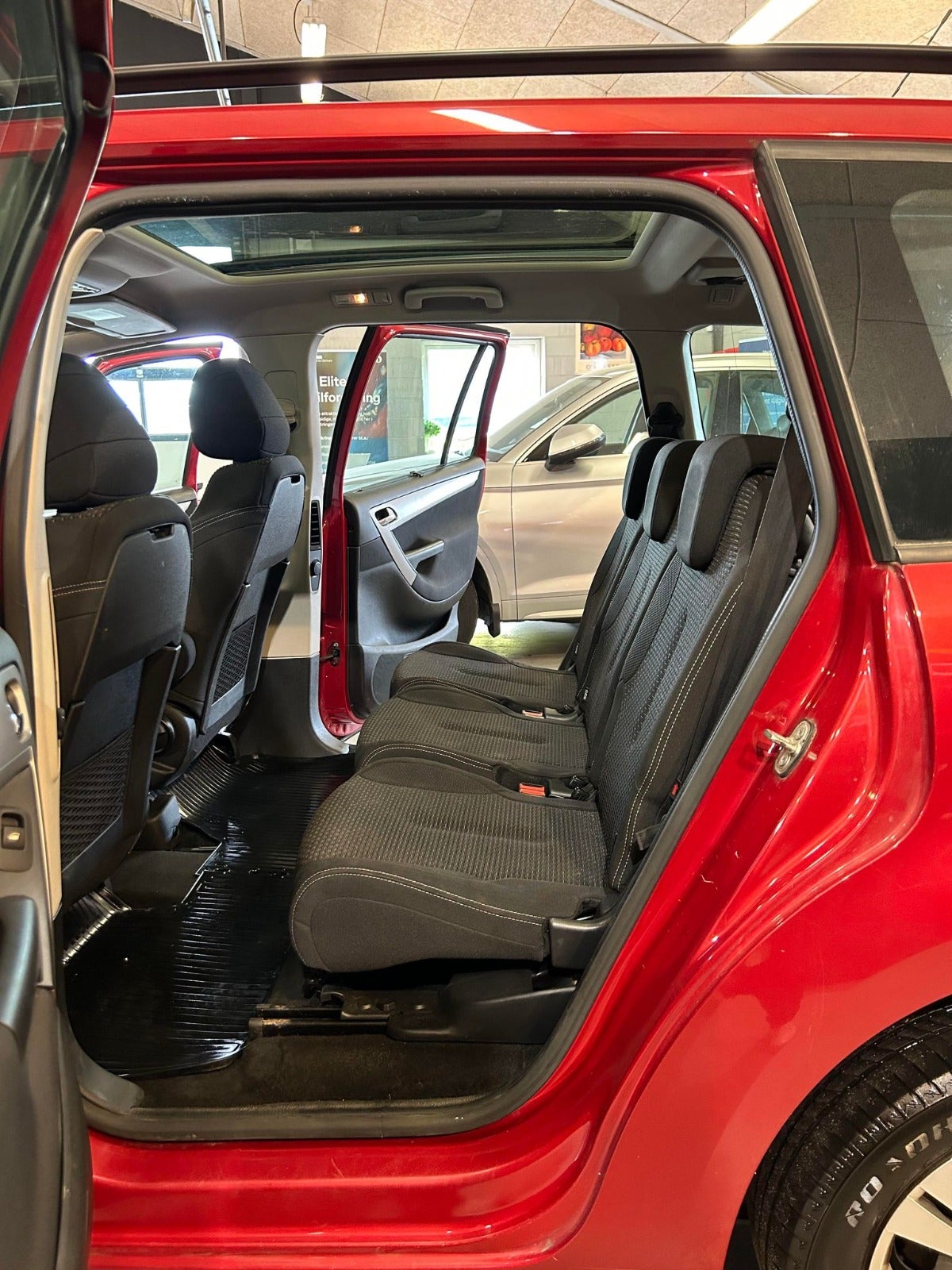 Billede af Citroën Grand C4 Picasso 1,6 e-HDi 112 Business E6G 7prs