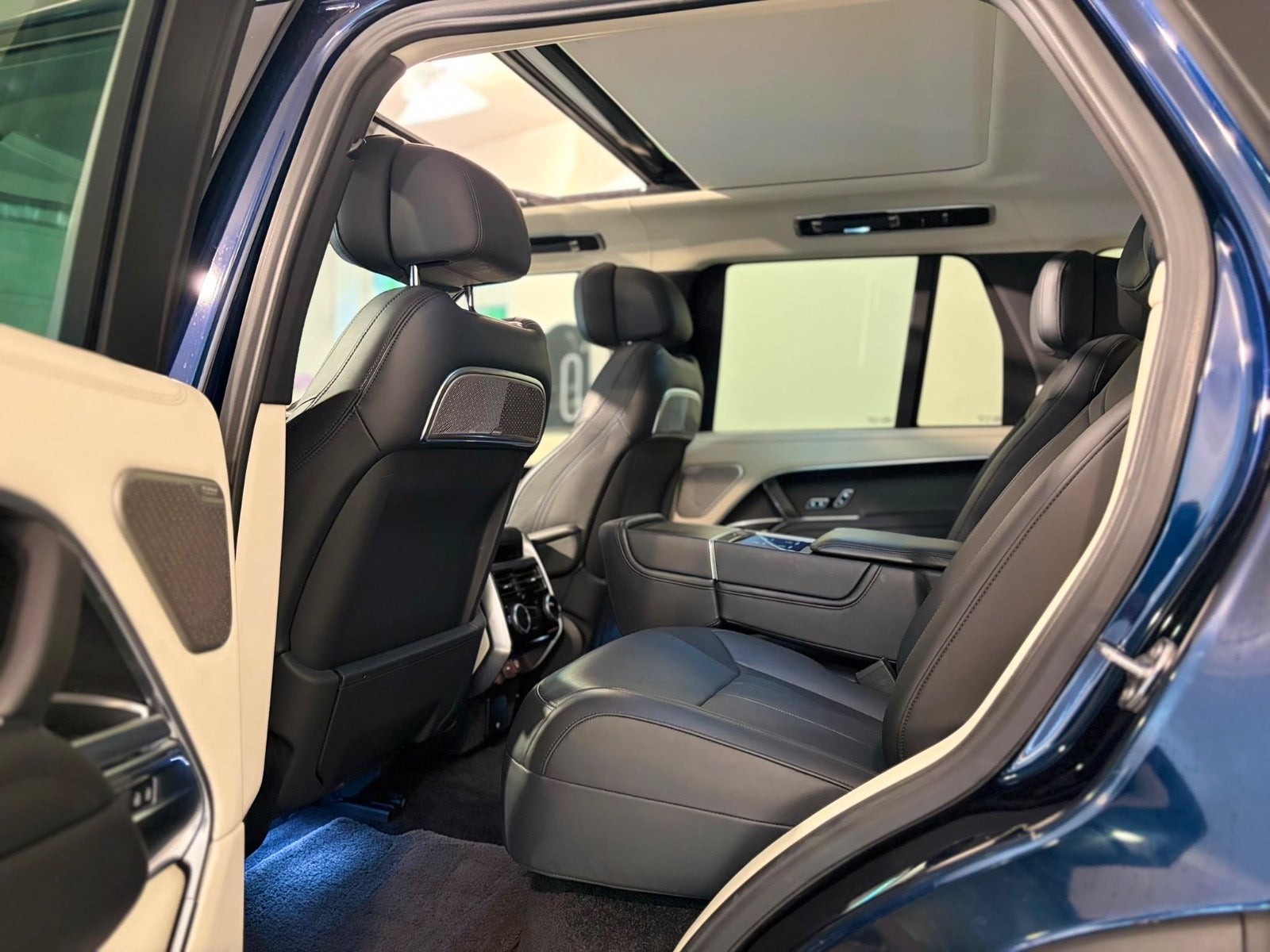 Land Rover – Range Rover