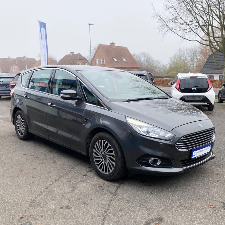 Ford S-MAX EcoBoost Titanium 7prs
