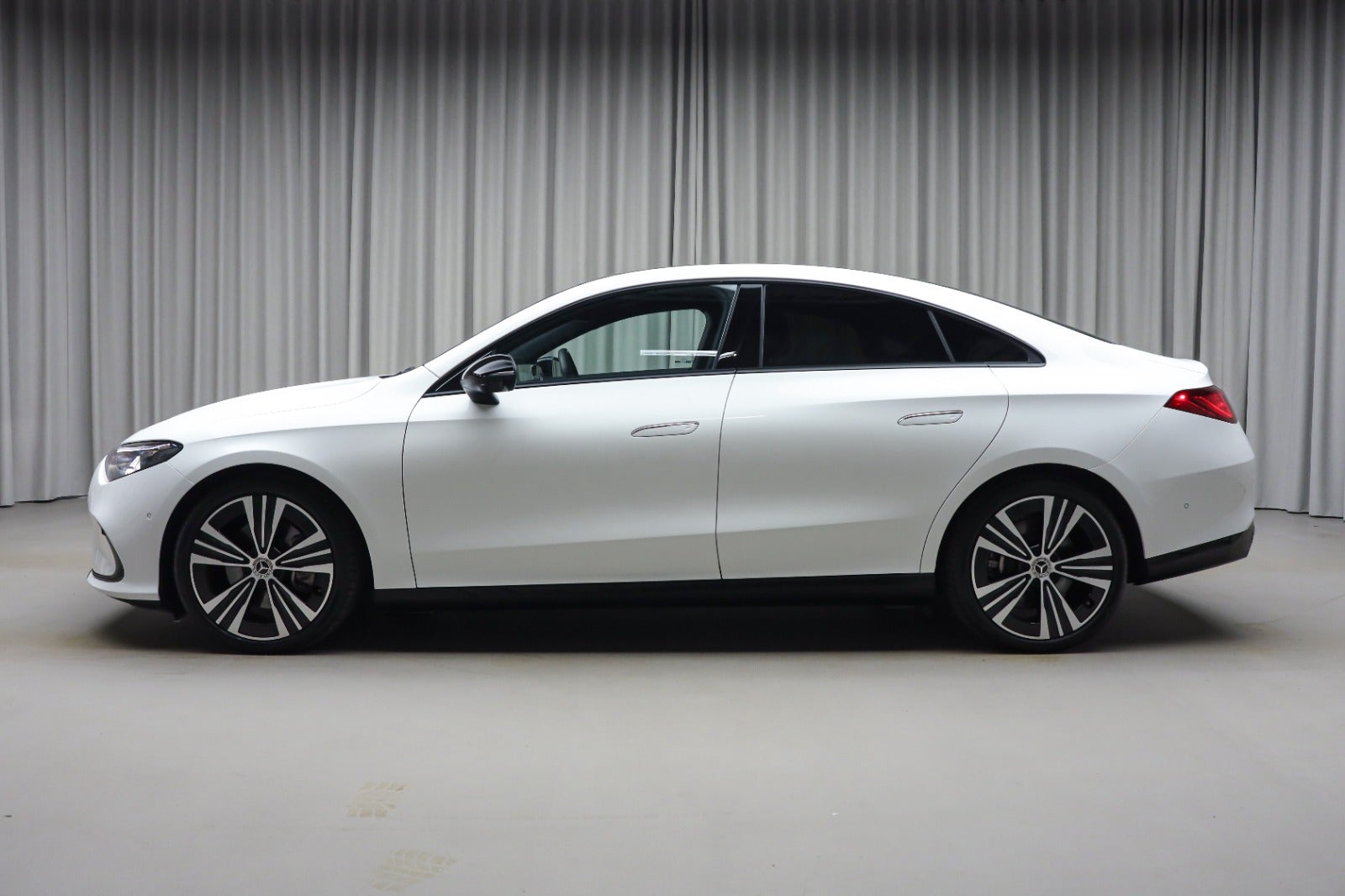 Mercedes-Benz CLA 350 (6/8)