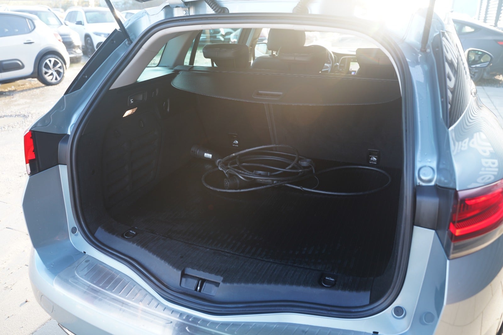 Billede af Renault Megane IV 1,6 E-Tech Intens Sport Tourer