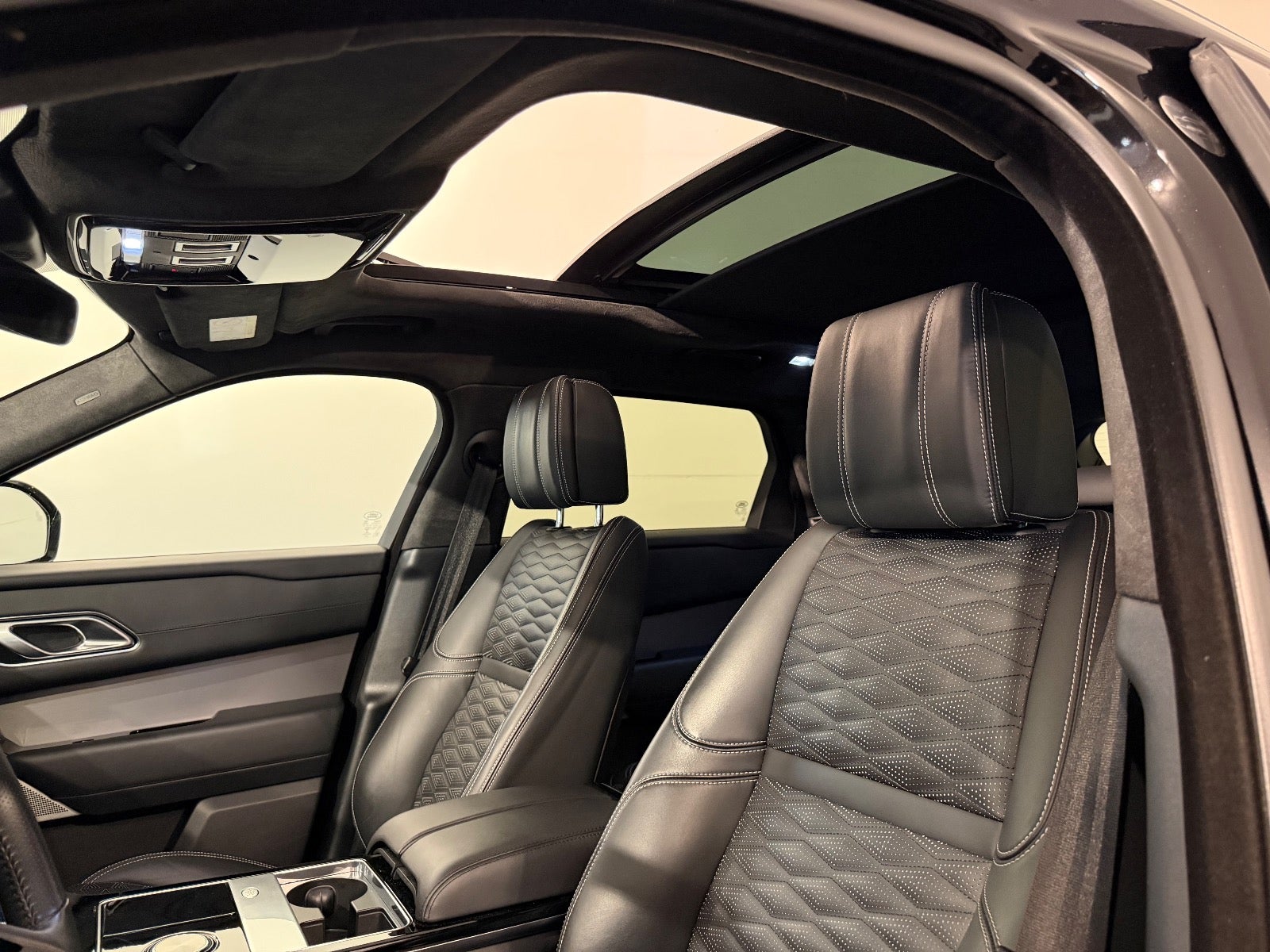 Land Rover – Range Rover Velar