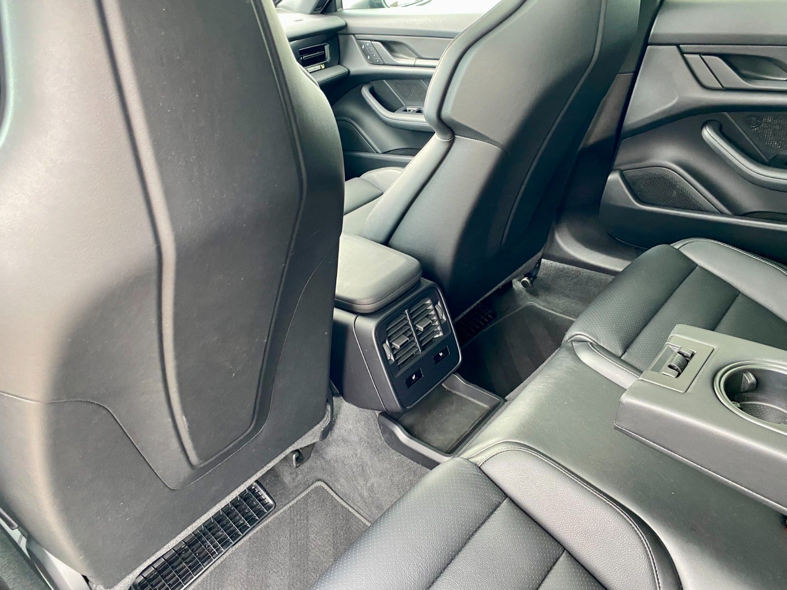 Billede af Porsche Taycan 4  Performance+ Cross Turismo