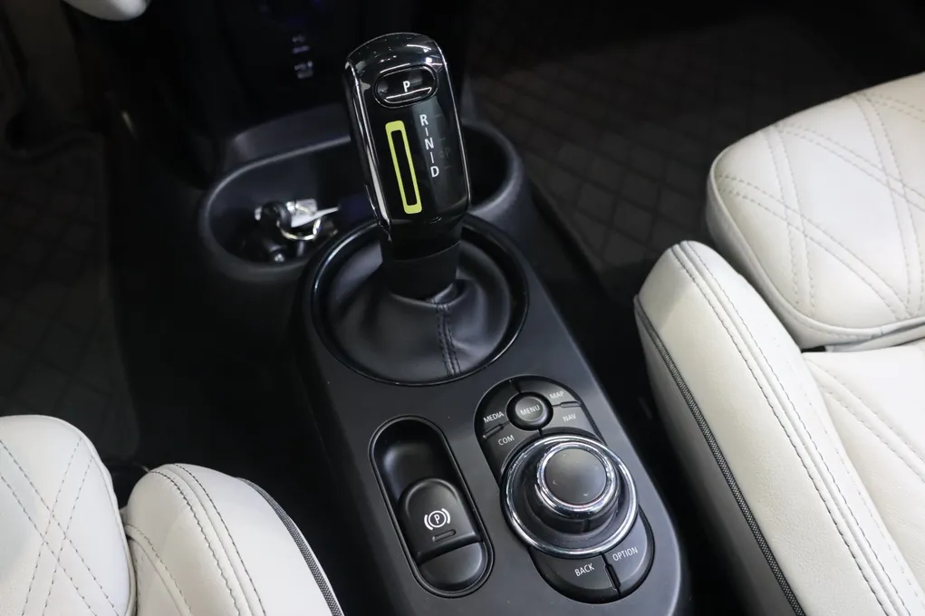 MINI Cooper SE Yours Trim