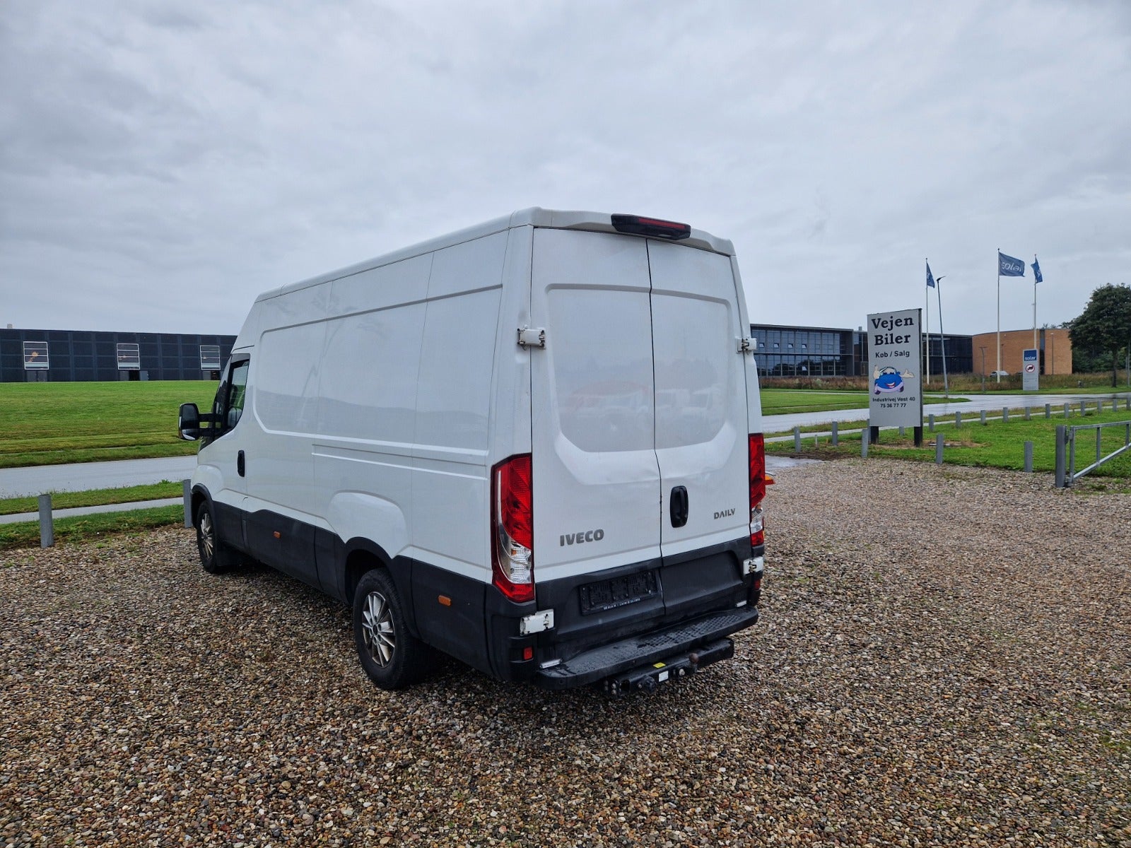 Billede af Iveco Daily 3,0 35S18 12m³ Van AG8