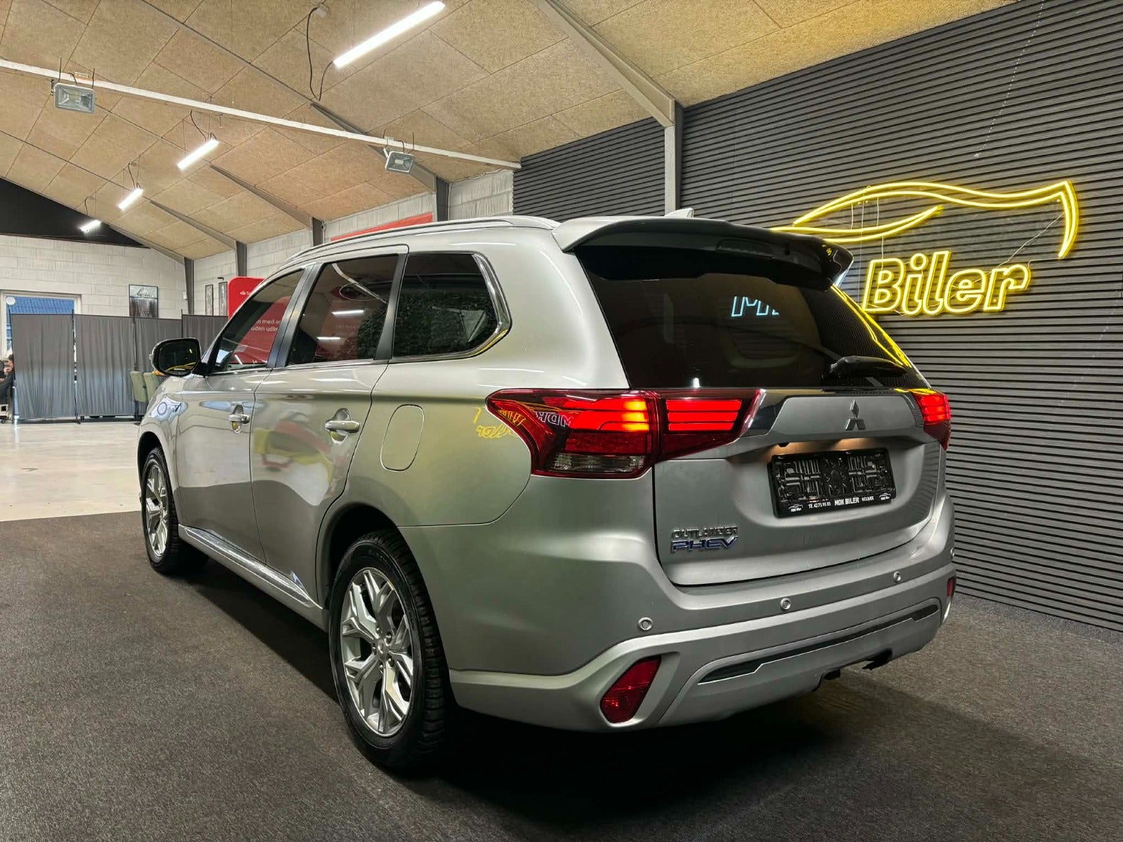 Billede af Mitsubishi Outlander 2,4 PHEV Inform CVT 4WD