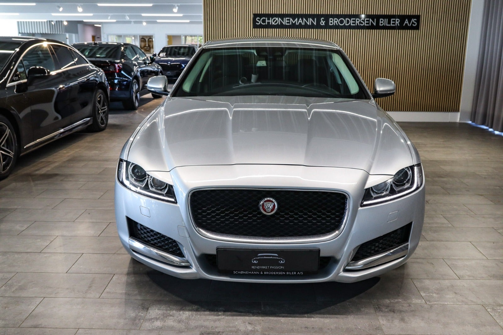 Billede af Jaguar XF 2,0 D180 Pure aut.