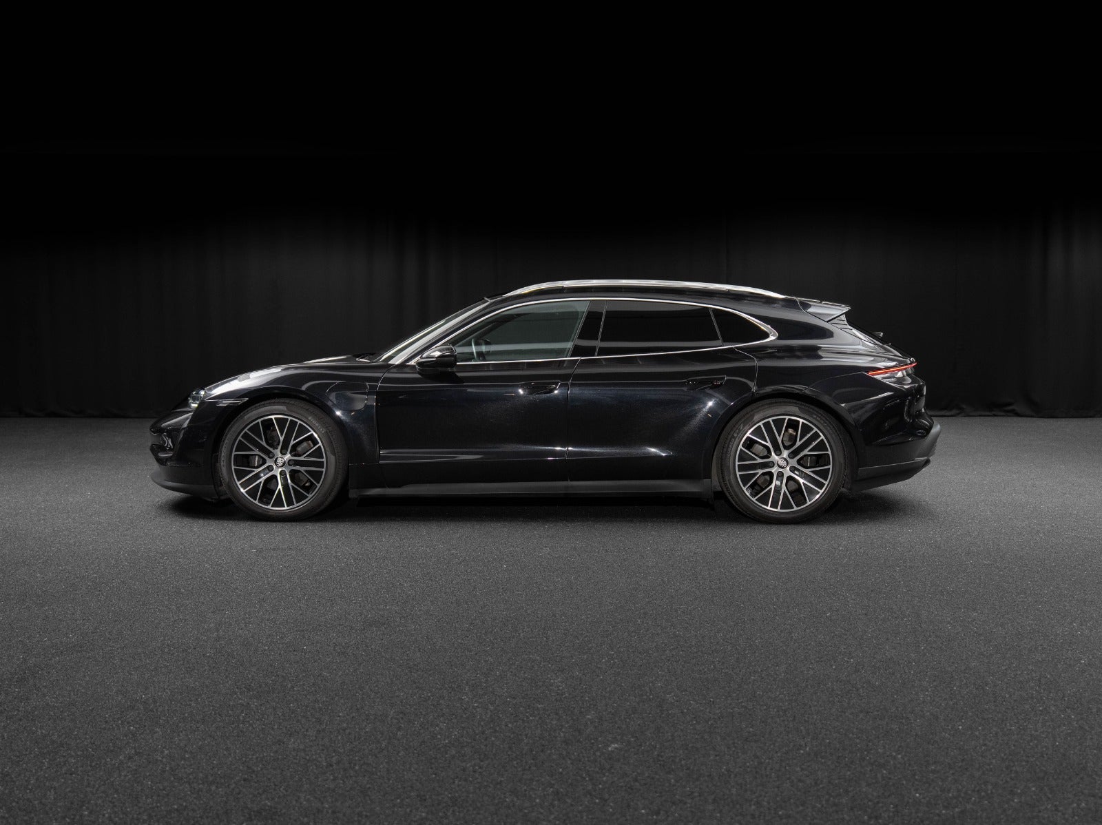 Gallery image 3 of 16