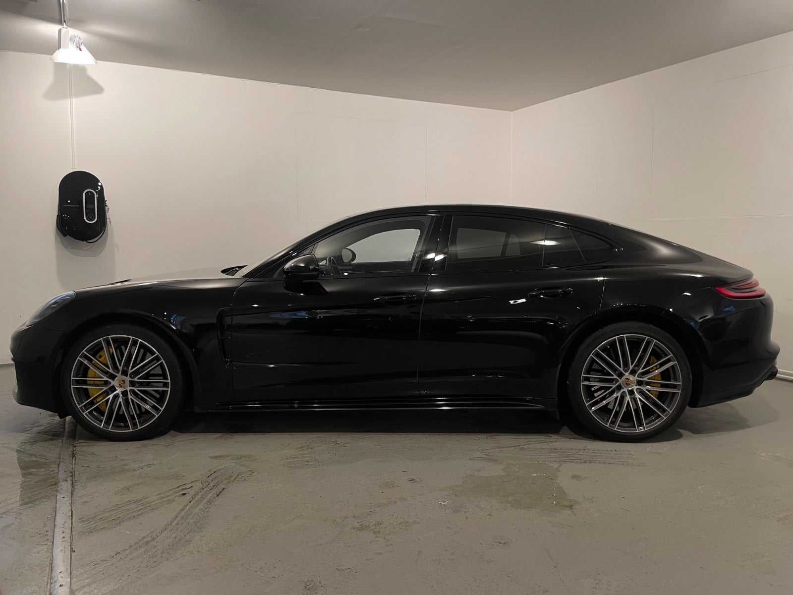 Porsche – Panamera Turbo