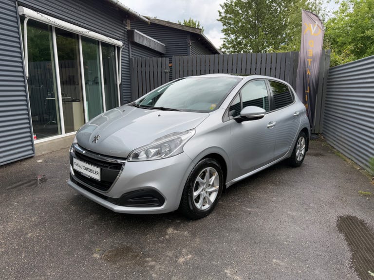 Peugeot 208 BlueHDi 100 Chili Sky